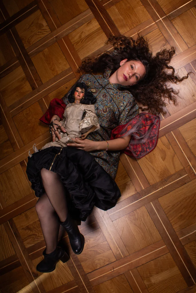 An Eliuot look in the historic interior